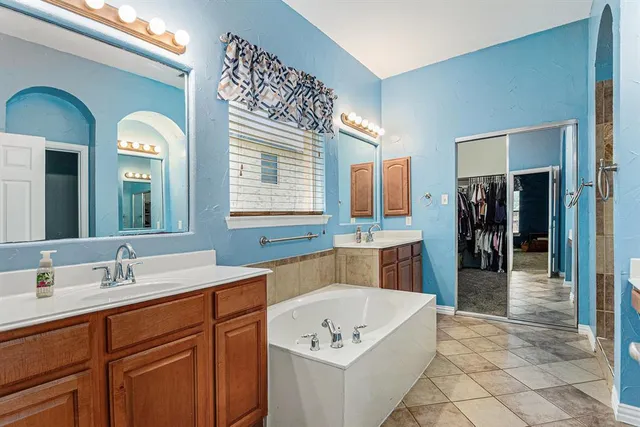 $684,900 | 5717 Almond Lane, Fort Worth, TX 76244