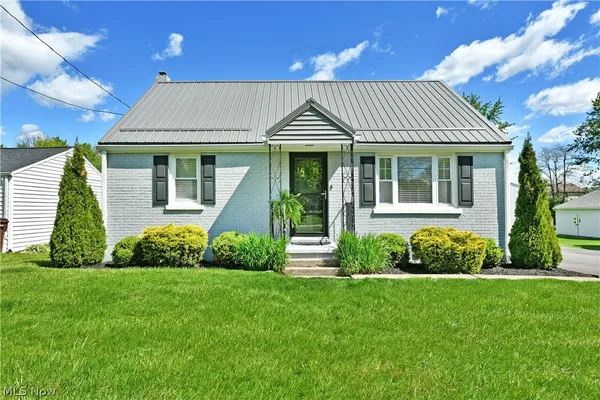 $175,000 | 306 Glendola Avenue Northwest, Warren, OH 44483