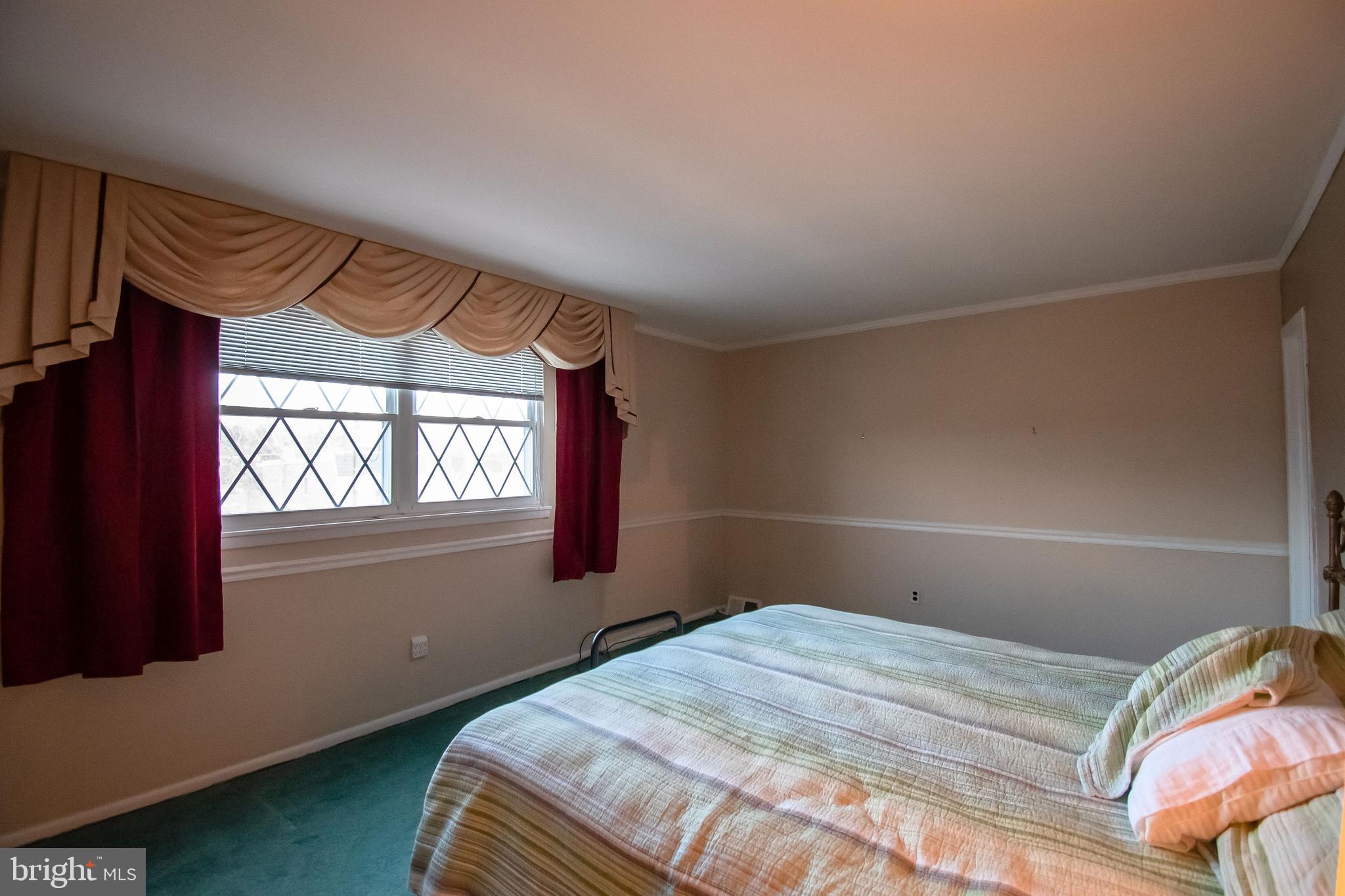 7228 Shalkop Street Philadelphia, PA 19128 - Photo 9 of 23 Main bedroom