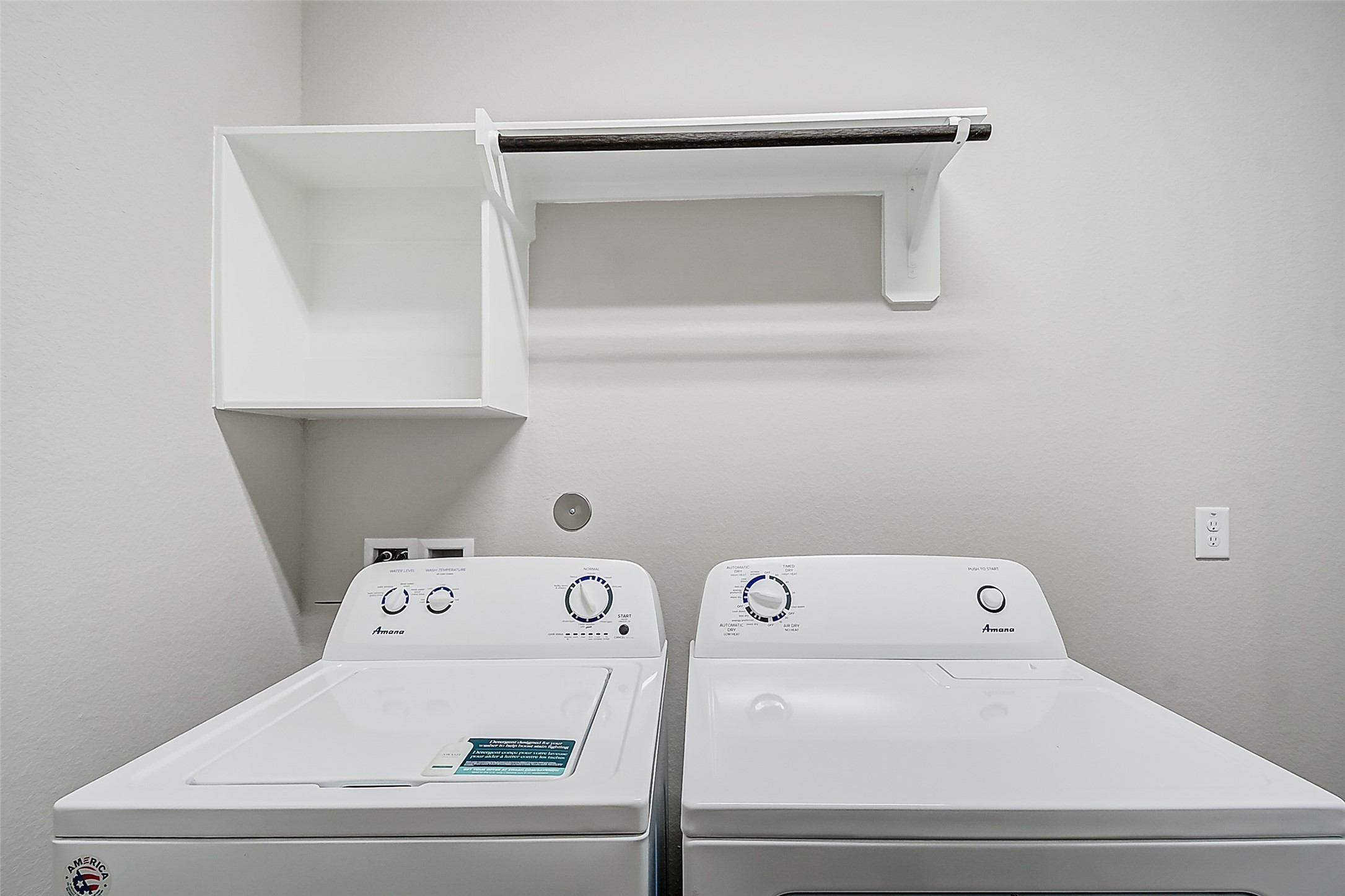 11014 Cres Light Way Houston, TX 77043 - Photo 12 of 16