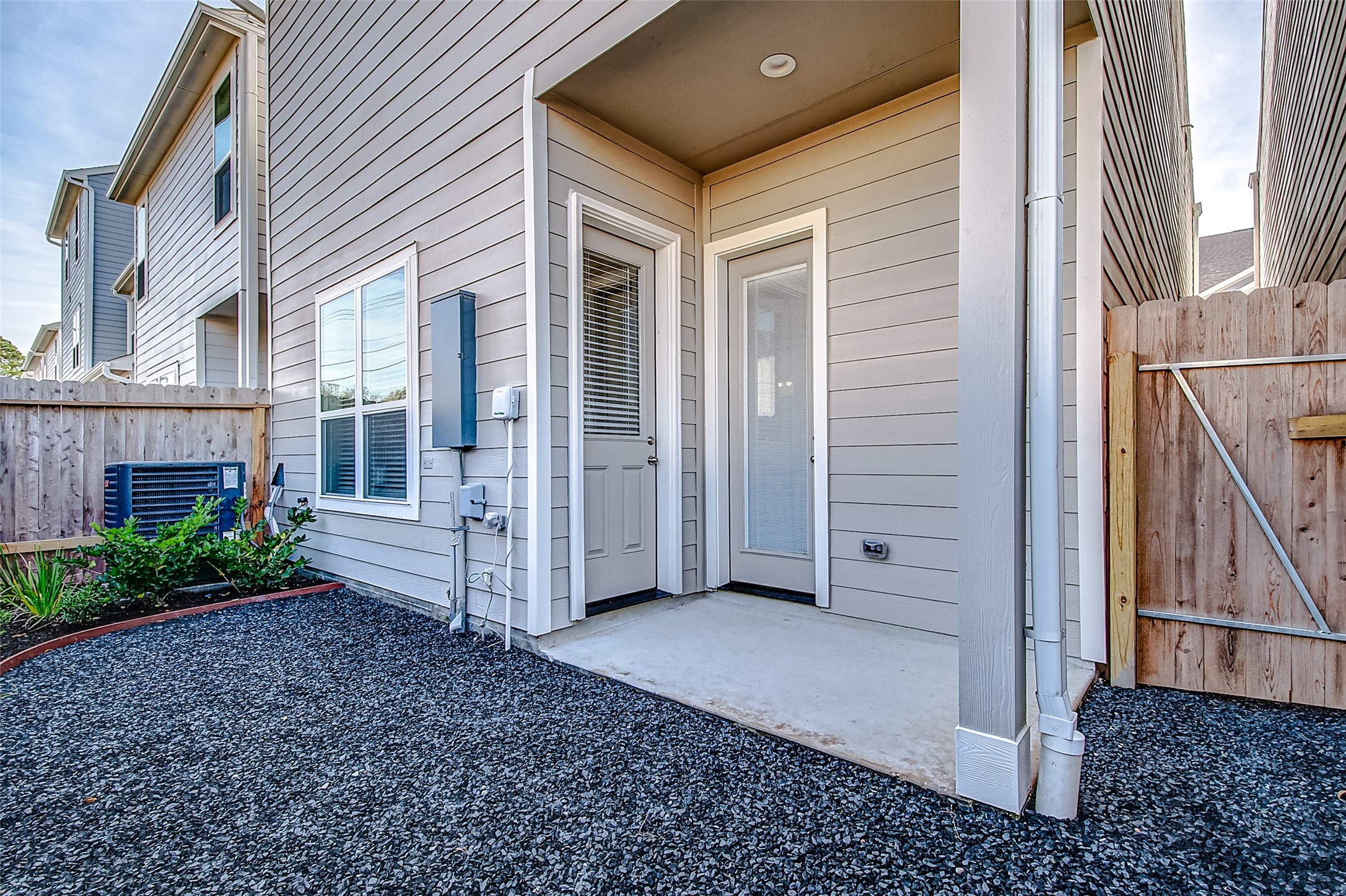 11014 Cres Light Way Houston, TX 77043 - Photo 14 of 16