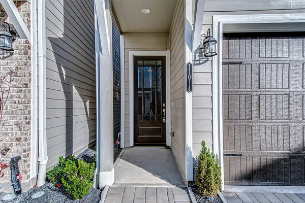 $2,800 | 11014 Cres Light Way, Houston, TX 77043