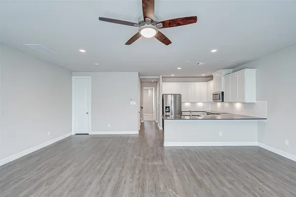 $2,800 | 11014 Cres Light Way, Houston, TX 77043