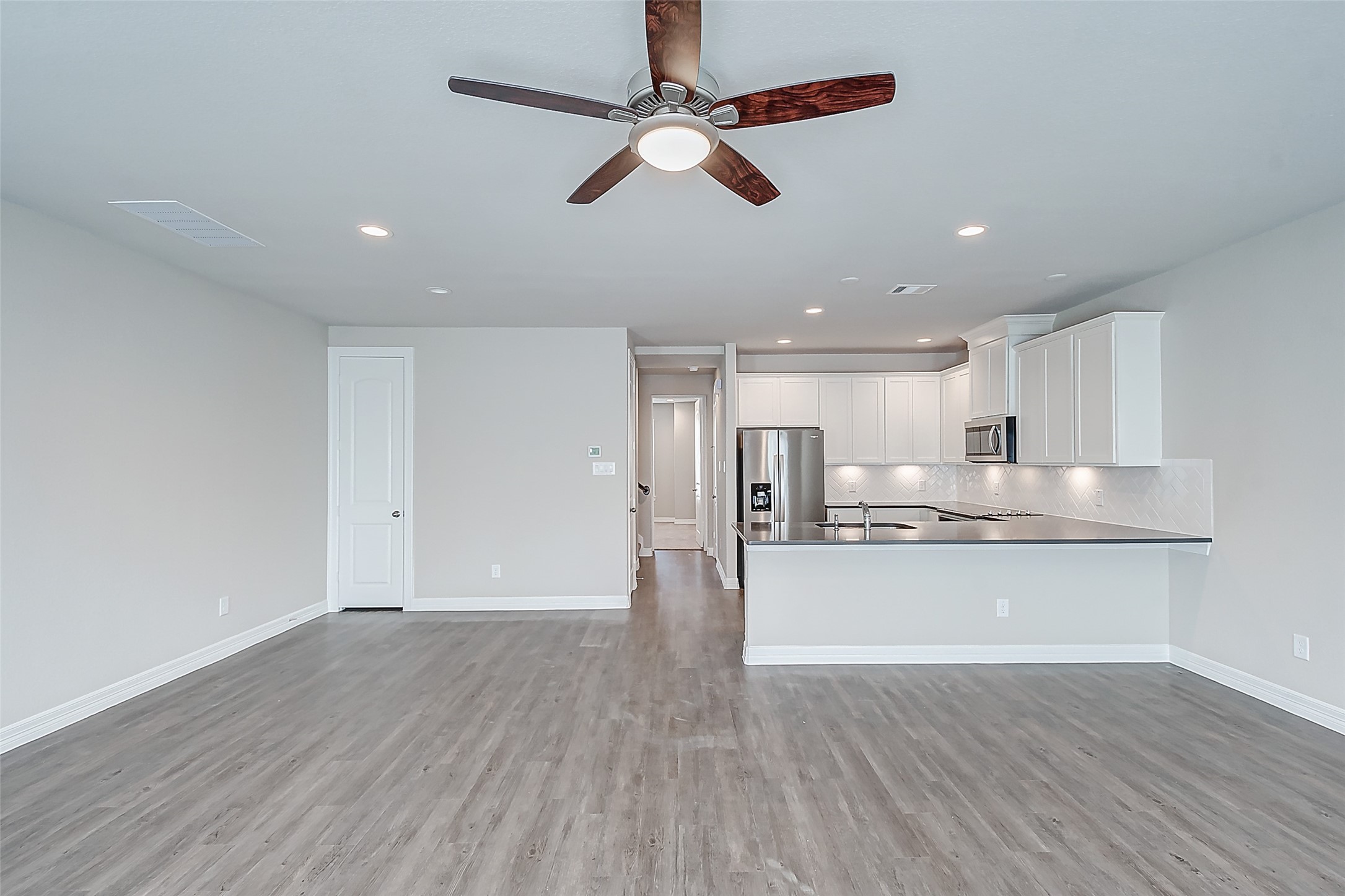 11014 Cres Light Way Houston, TX 77043 - Photo 2 of 16