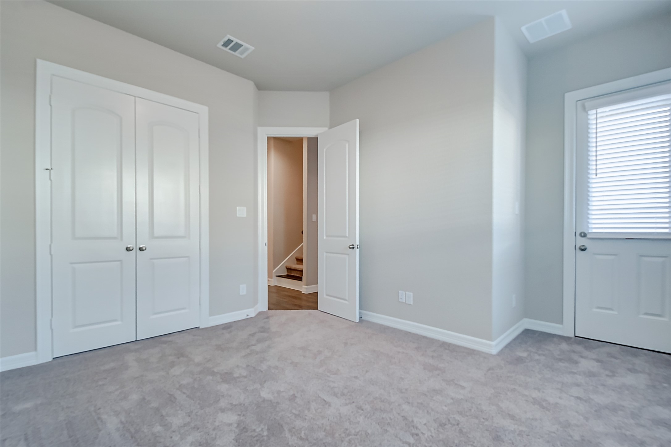 11014 Cres Light Way Houston, TX 77043 - Photo 4 of 16