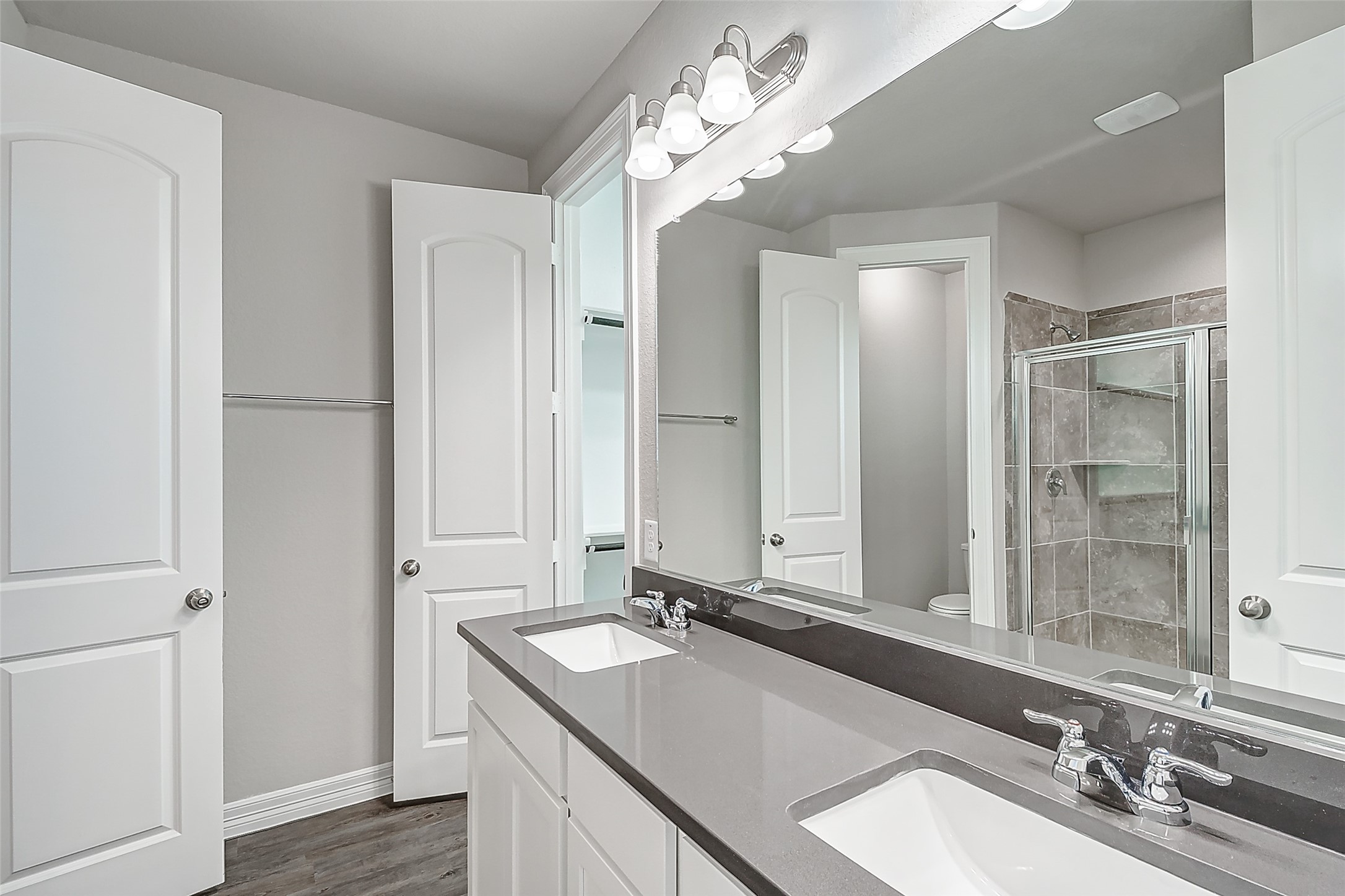 11014 Cres Light Way Houston, TX 77043 - Photo 5 of 16