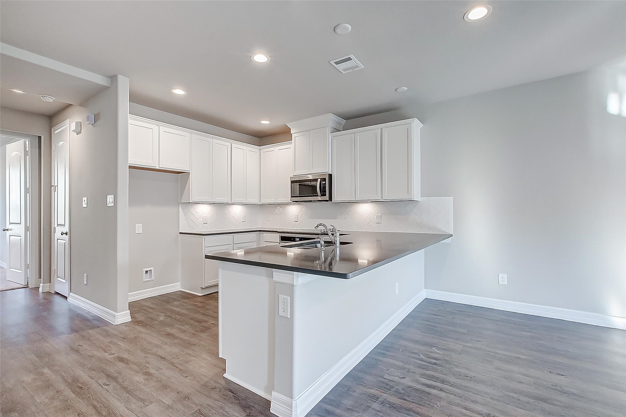 11014 Cres Light Way Houston, TX 77043 - Photo 5 of 10