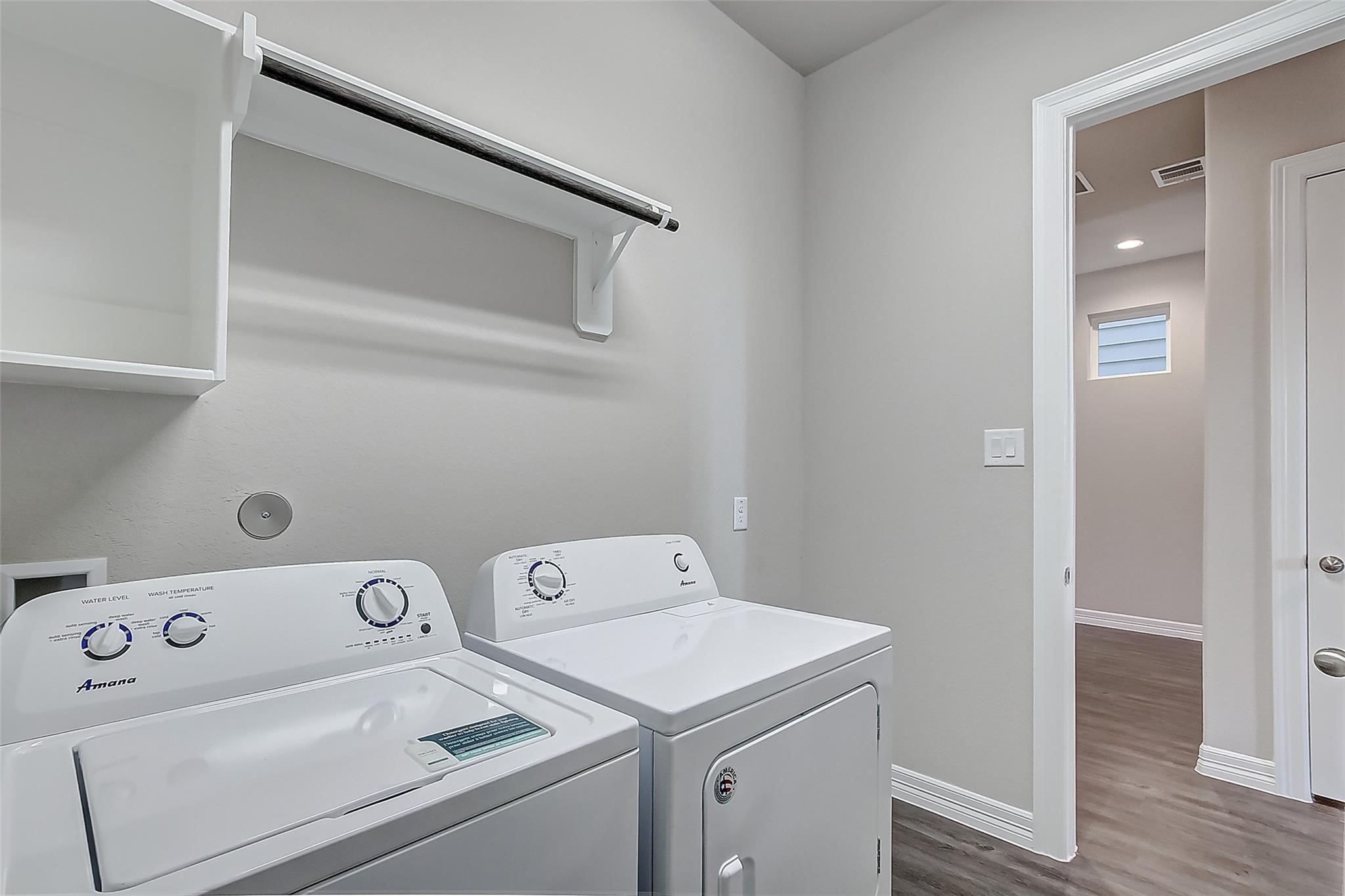 11014 Cres Light Way Houston, TX 77043 - Photo 8 of 10