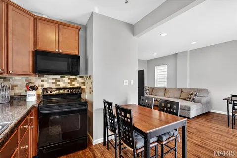 $249,900 | 4739 Hummel Avenue, St. Louis, MO 63116