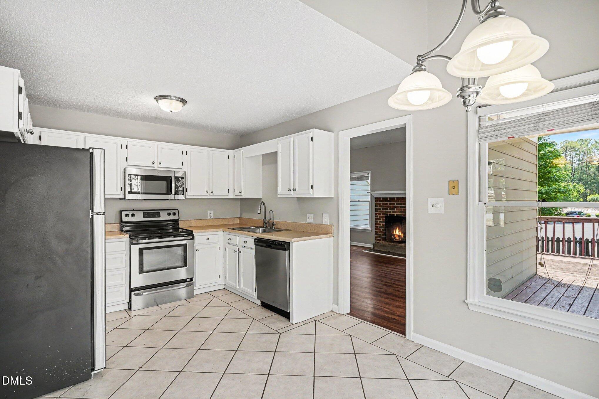 4504 Emmit Drive Raleigh, NC 27604 - Photo 7 of 25 007_file_1920