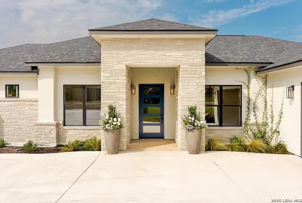 $750,000 | 2089 Summit Crest Drive, Kerrville, TX 78028