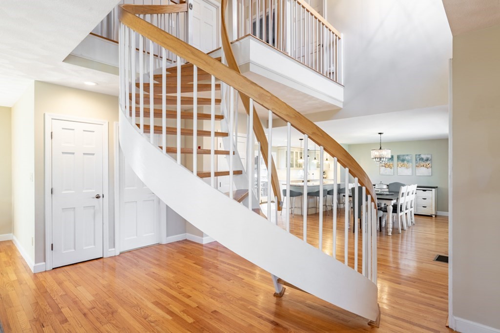 46 Ledge Road Lynnfield, MA 01940 - Photo 13 of 40 Gallery Image 13