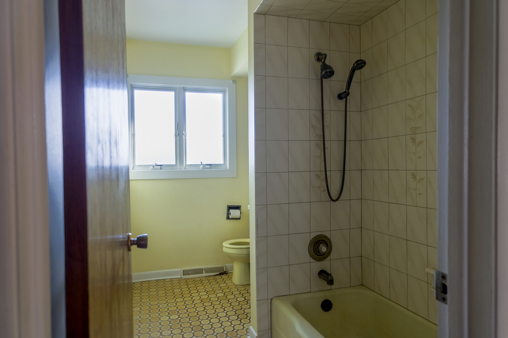 447 Country Club Drive Addison, IL 60101 - Photo 11 of 14 Gallery Image 11