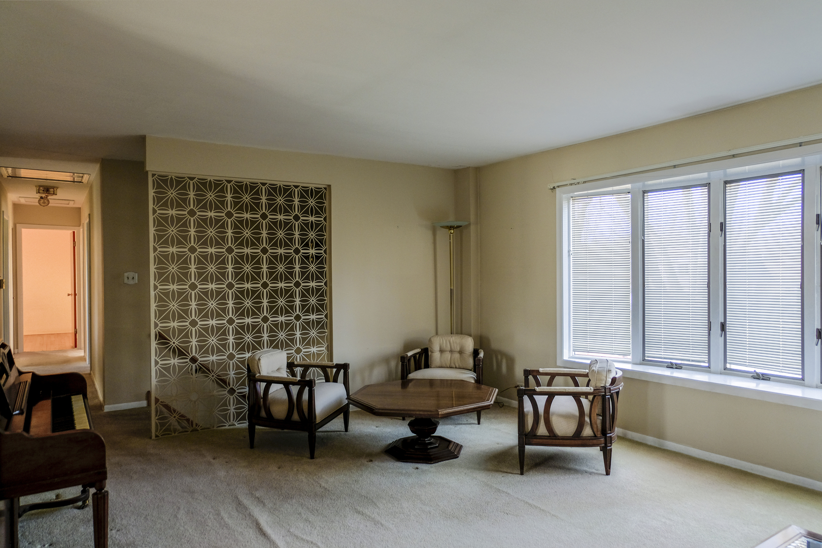 447 Country Club Drive Addison, IL 60101 - Photo 3 of 14 Gallery Image 3
