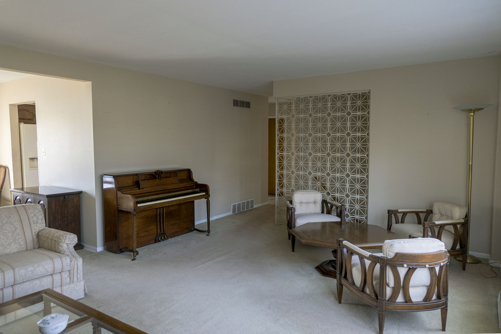 447 Country Club Drive Addison, IL 60101 - Photo 4 of 14 Gallery Image 4