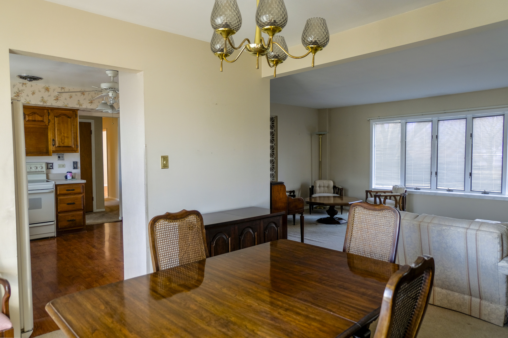 447 Country Club Drive Addison, IL 60101 - Photo 5 of 14 Gallery Image 5