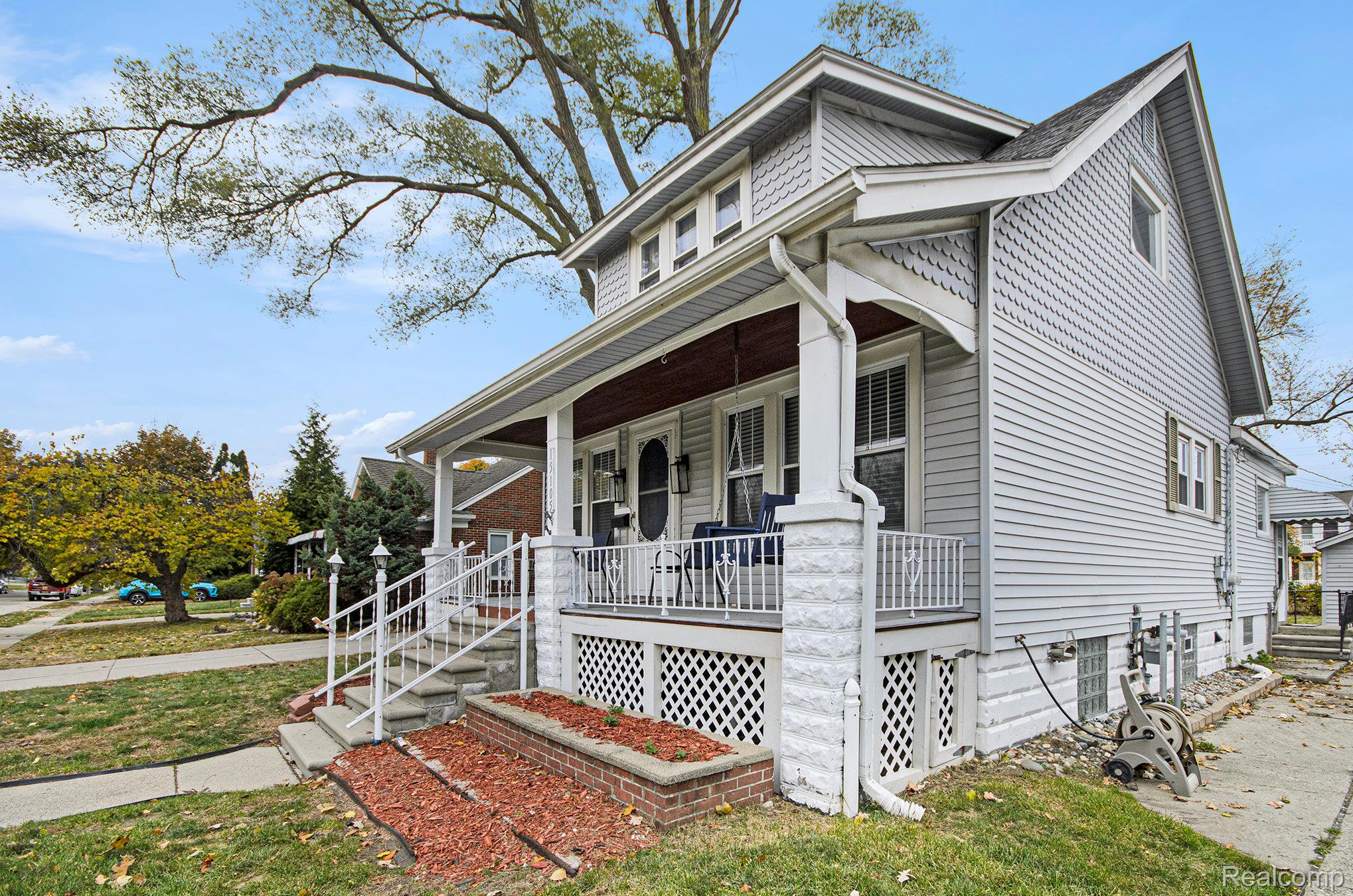 15105 Charles R Avenue Eastpointe, MI 48021 - Photo 2 of 19 Right Side Front