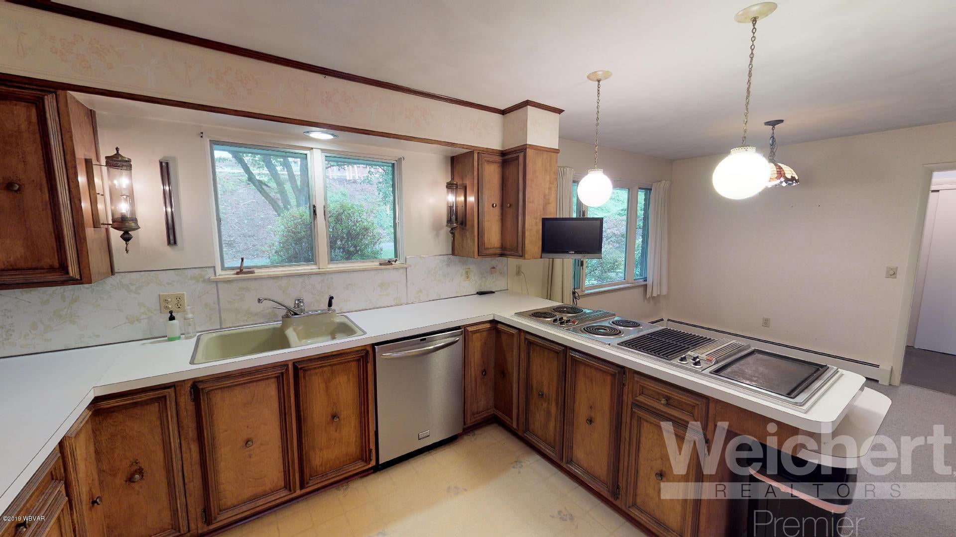 44 Grandview Road Williamsport, PA 17701 - Photo 8 of 50 Kitchen