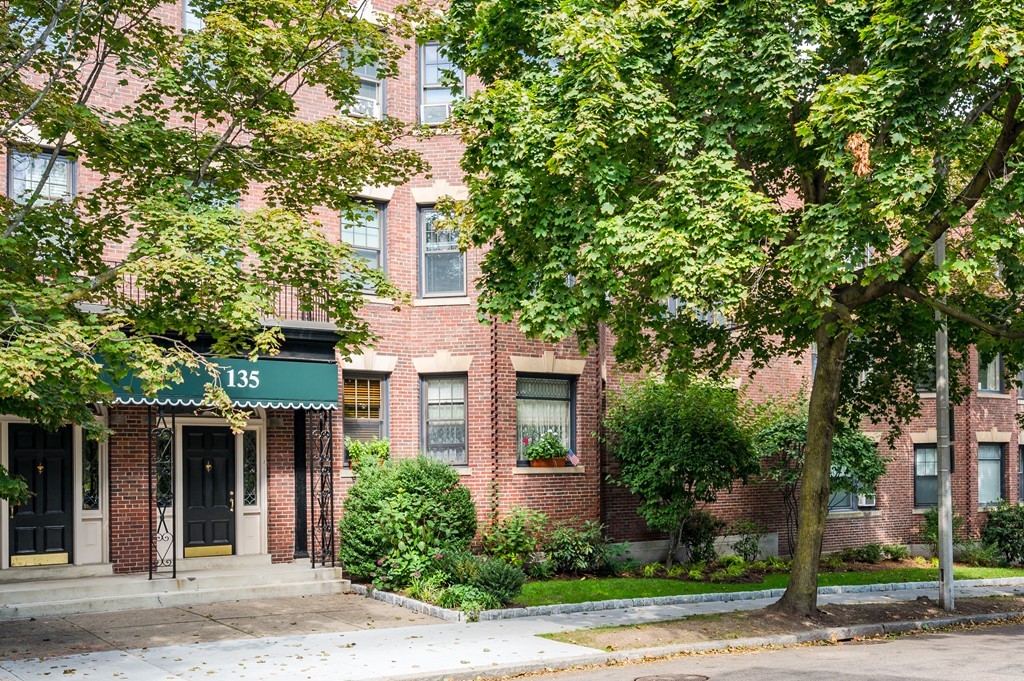 135 Freeman Street, Unit 2A Brookline, MA 02446 - Photo 1 of 16
