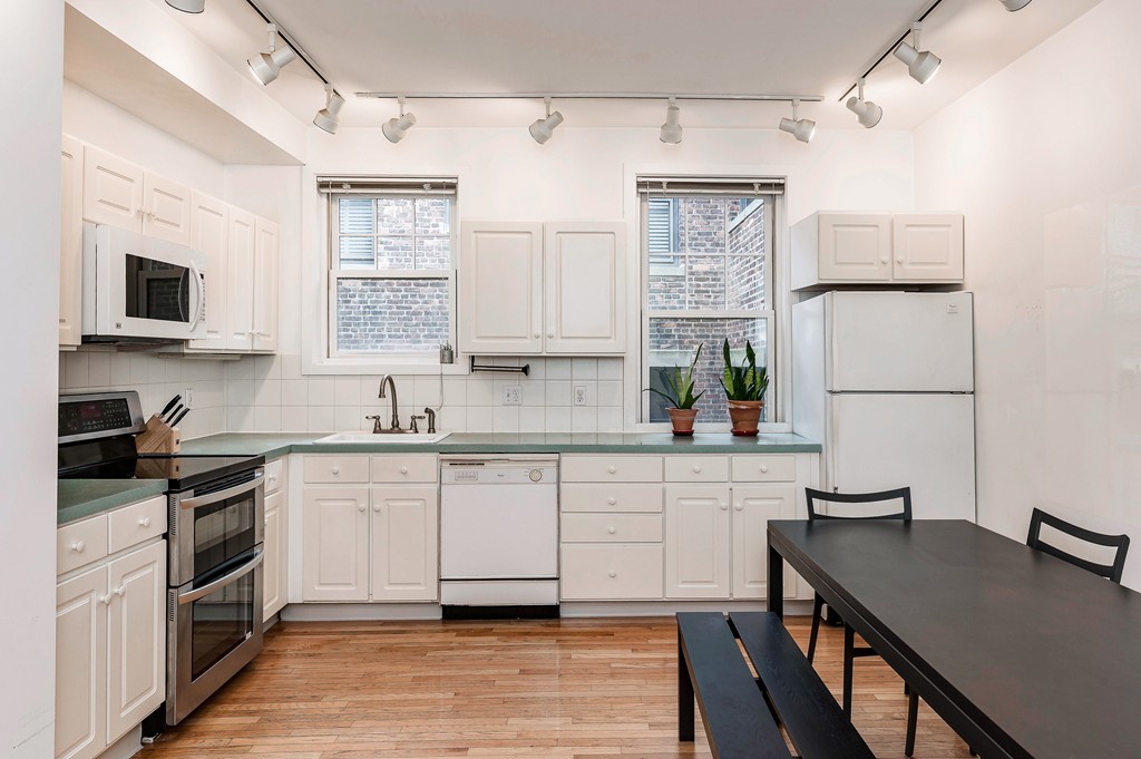 135 Freeman Street, Unit 2A Brookline, MA 02446 - Photo 4 of 16