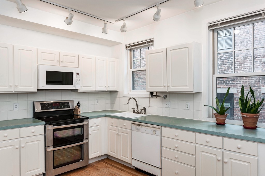 135 Freeman Street, Unit 2A Brookline, MA 02446 - Photo 5 of 16