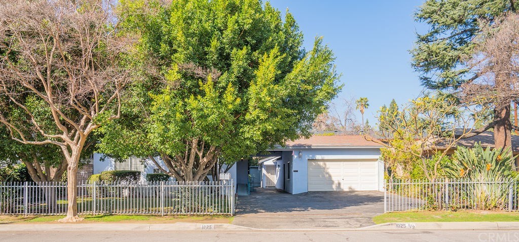 Lovely Duplex in the heart of Arcadia.