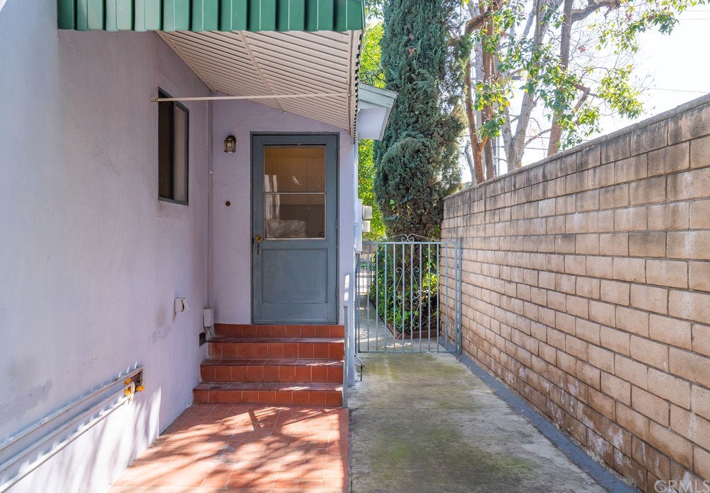 1025 La Cadena Avenue Arcadia, CA 91007 - Photo 21 of 43 Unit 1 side yard and backyard access off of laundry room.