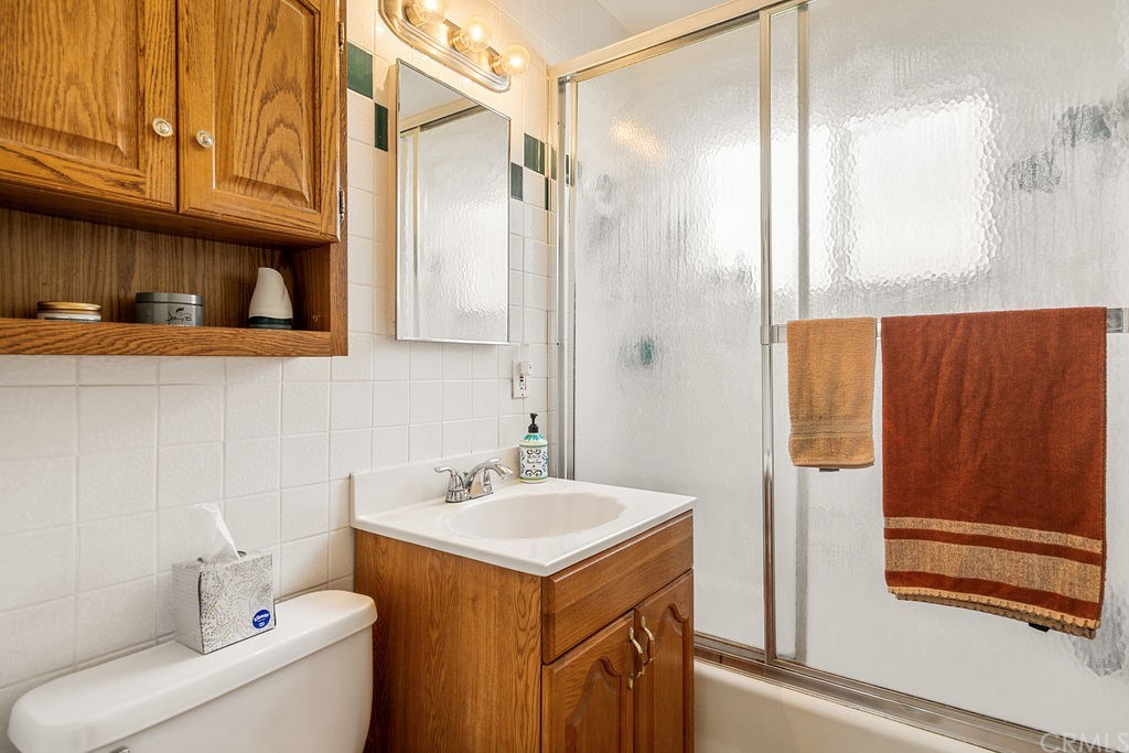 1025 La Cadena Avenue Arcadia, CA 91007 - Photo 37 of 43 Updated bathroom is beautifully maintained.