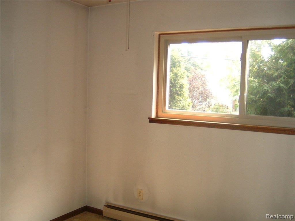 5612 West Dunbar Road Monroe, MI 48161 - Photo 9 of 12 5612 w dunbar bedroom 3