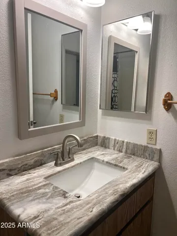 $1,700 | 99 North Cooper Road, Unit 136, Chandler, AZ 85225