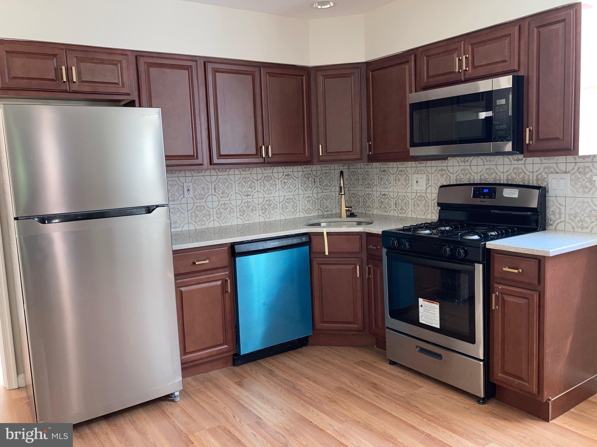 1402 Wharton Street, Unit 3 Philadelphia, PA 19146 - Photo 4 of 8