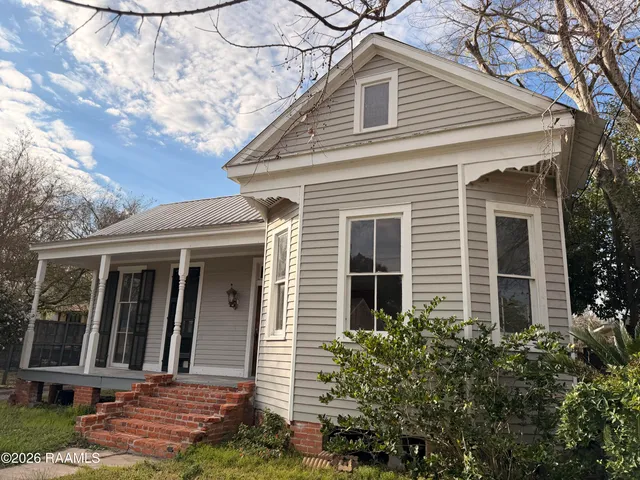 $1,400 | 155 Duperier Avenue, New Iberia, LA 70563