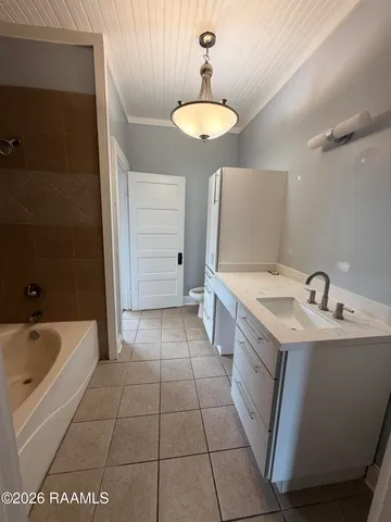 $1,400 | 155 Duperier Avenue, New Iberia, LA 70563