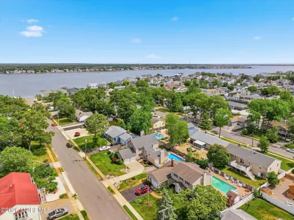 $730,000 | 14 Scheiber Drive, Brick, NJ 08723
