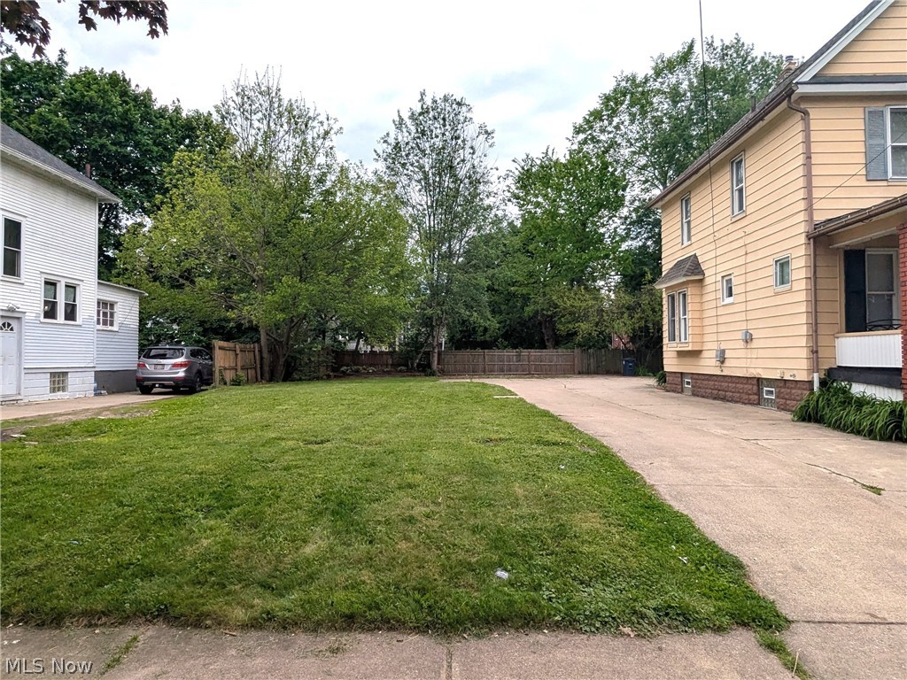 876 Avon Street Akron, OH 44310 - Photo 6 of 33