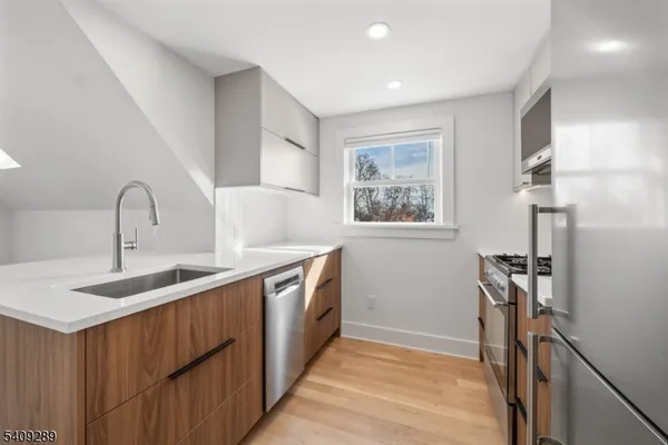 $3,300 | 96 Watchung Avenue, Montclair, NJ 07043