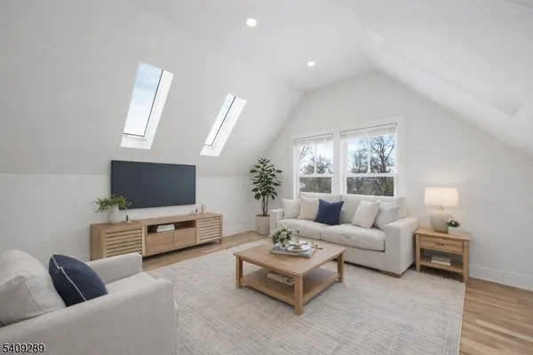 $3,300 | 96 Watchung Avenue, Montclair, NJ 07043