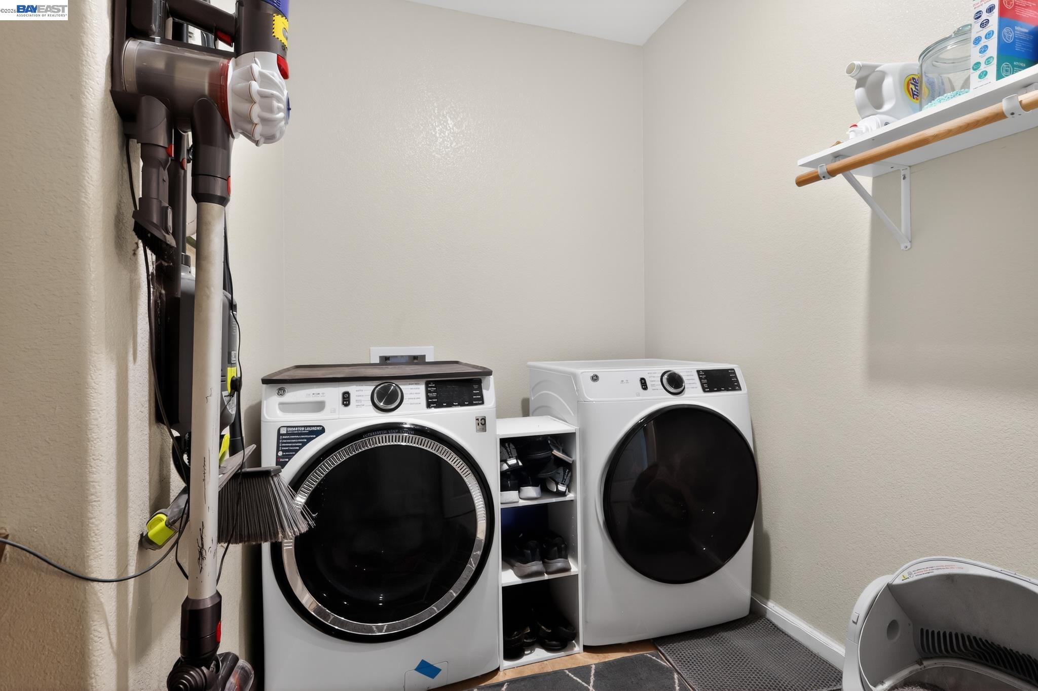 1974 Garden Lane Rio Vista, CA 94571 - Photo 19 of 19 a utility room with dryer and washer