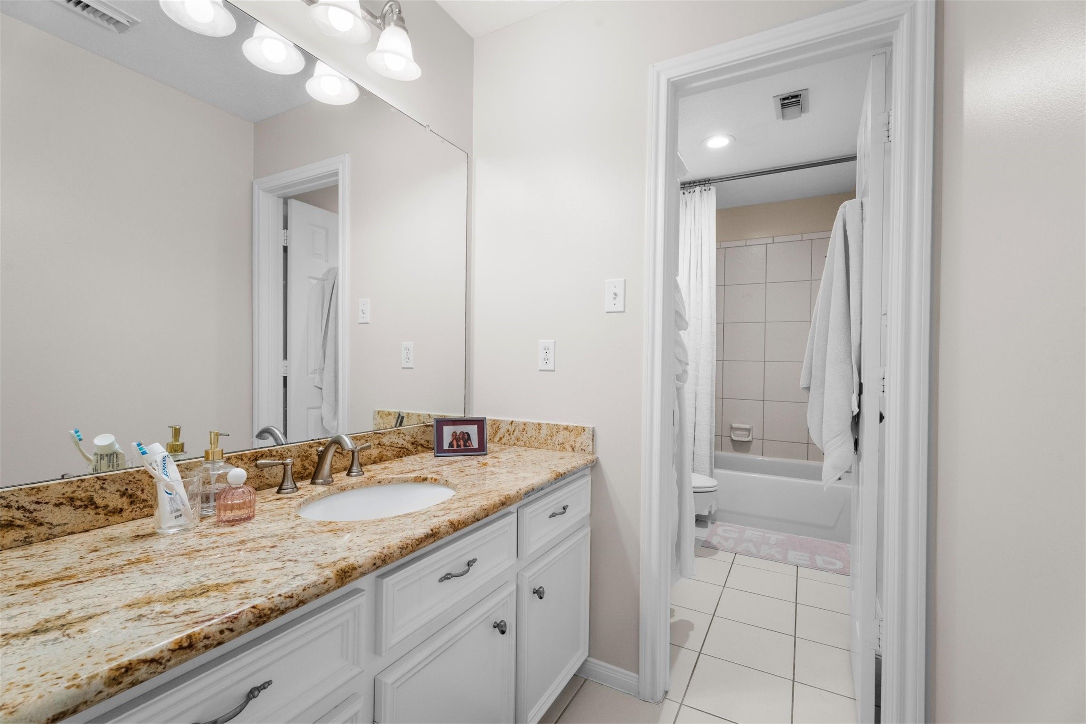 15415 Prade Ranch Lane Cypress, TX 77429 - Photo 36 of 50 En-suite bathroom