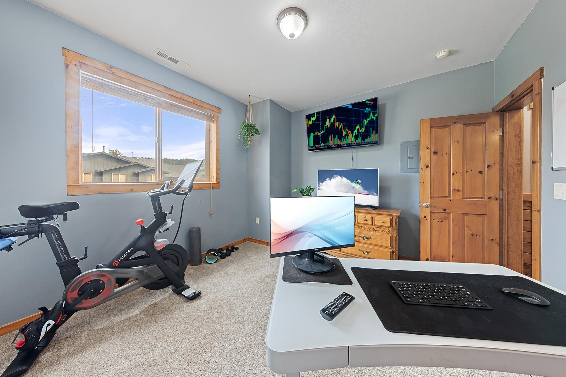 10890 Cinnabar Way, Unit 6 Truckee, CA 96161 - Photo 13 of 25 Please note This room does not have closet but is spacious and could be a bedroom or home office.