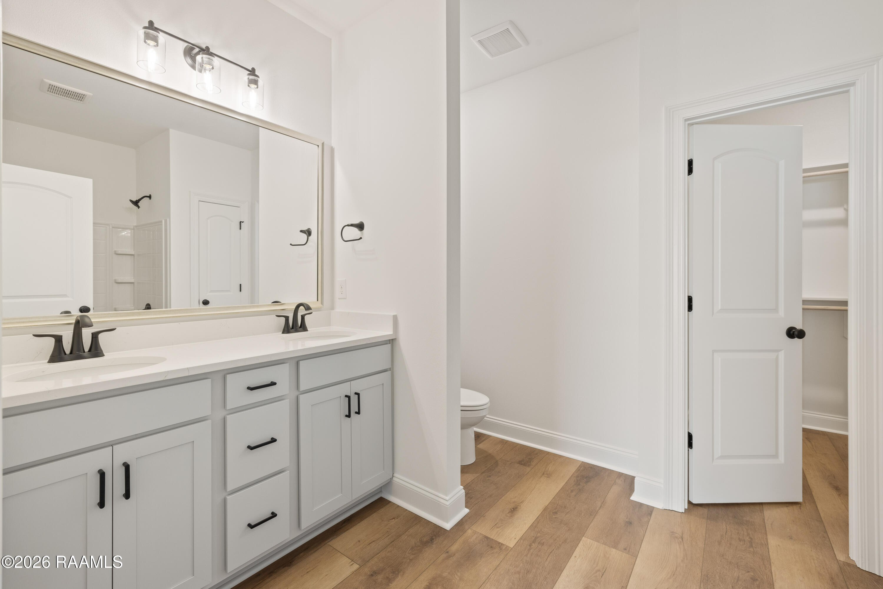 126 Frontier Lane Scott, LA 70583 - Photo 10 of 22 Primary Bathroom