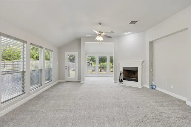 $400,000 | 404 West 3rd Street, Kennedale, TX 76060