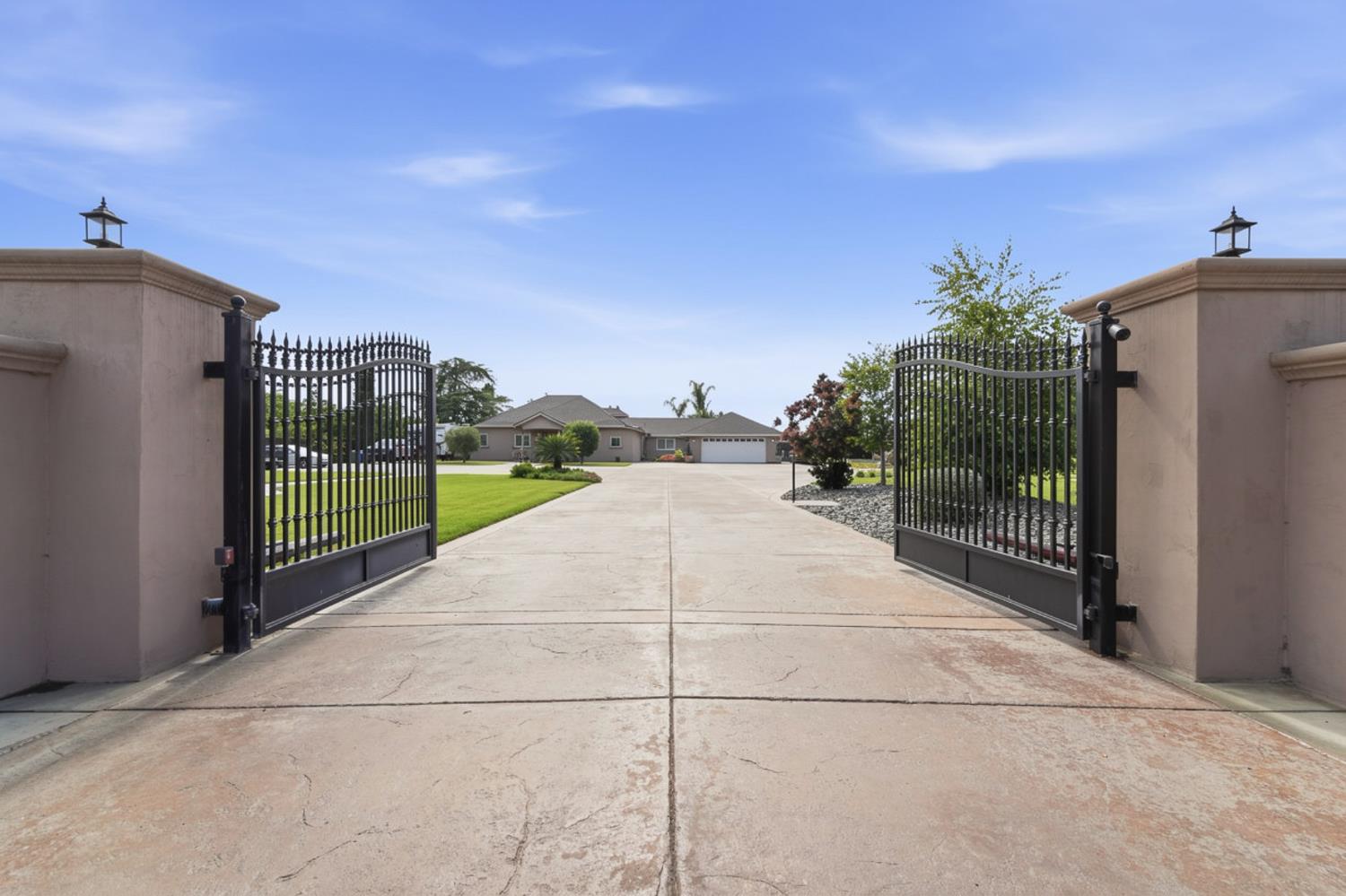 2837 Geer Road Hughson, CA 95326 - Photo 3 of 83