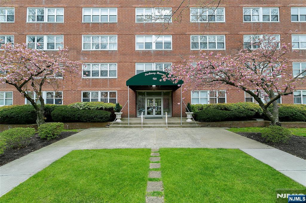 926 Bloomfield Avenue, Unit 1K Glen Ridge, NJ 07028 - Photo 1 of 17