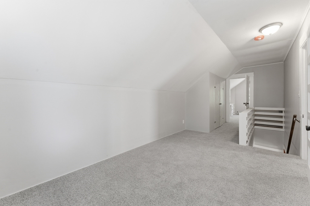 47 Thorndyke Street Springfield, MA 01118 - Photo 25 of 42