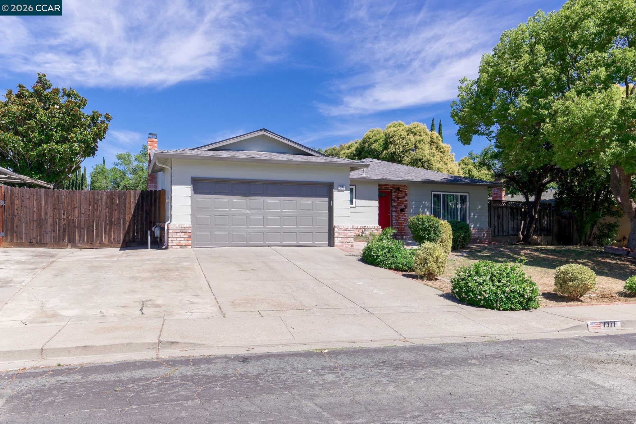 1371 Springhill Drive Pittsburg, CA 94565 - Photo 2 of 22