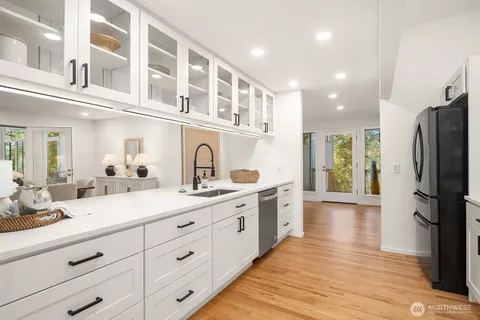 $2,598,000 | 21221 Southeast 13th Place, Sammamish, WA 98075