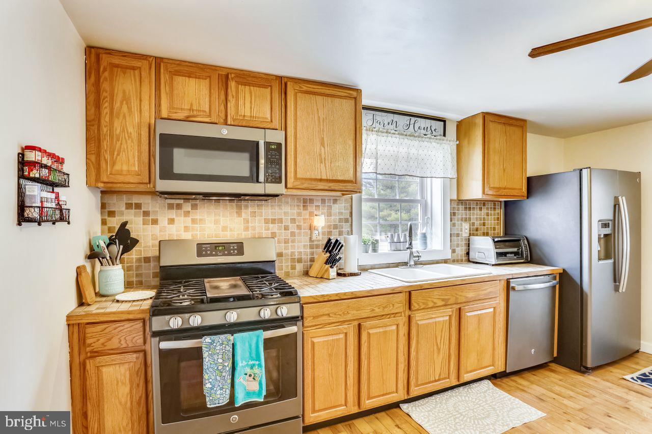 3810 Hallowing Point Road Prince Frederick, MD 20678 - Photo 13 of 27 Kitchen with Slate Appliances