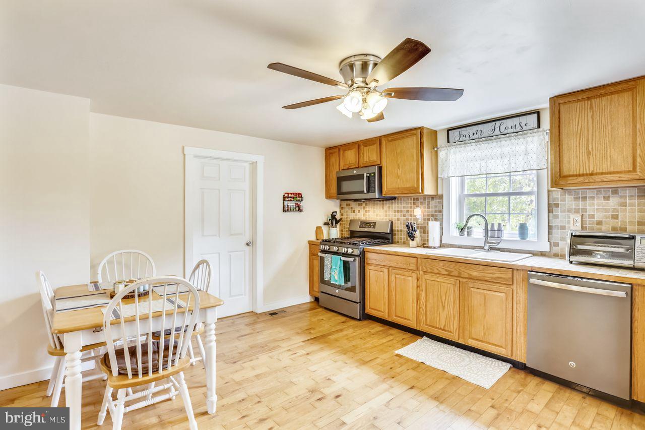 3810 Hallowing Point Road Prince Frederick, MD 20678 - Photo 16 of 27 Kitchen