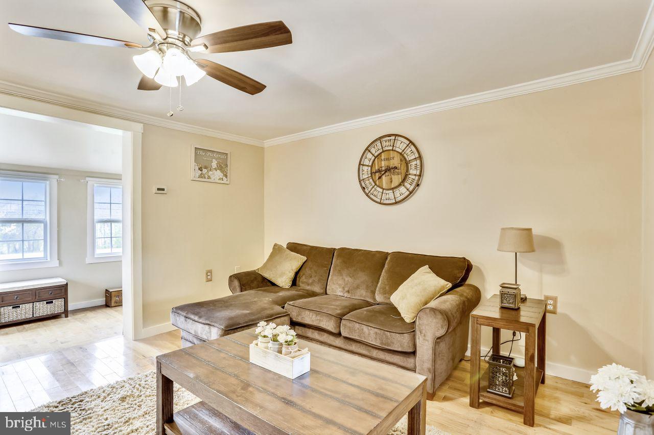 3810 Hallowing Point Road Prince Frederick, MD 20678 - Photo 4 of 27 Living Room